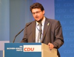 Der KPV-Landesvorsitzende Tobias Krull spricht zu den Delegierten des Landesparteitags